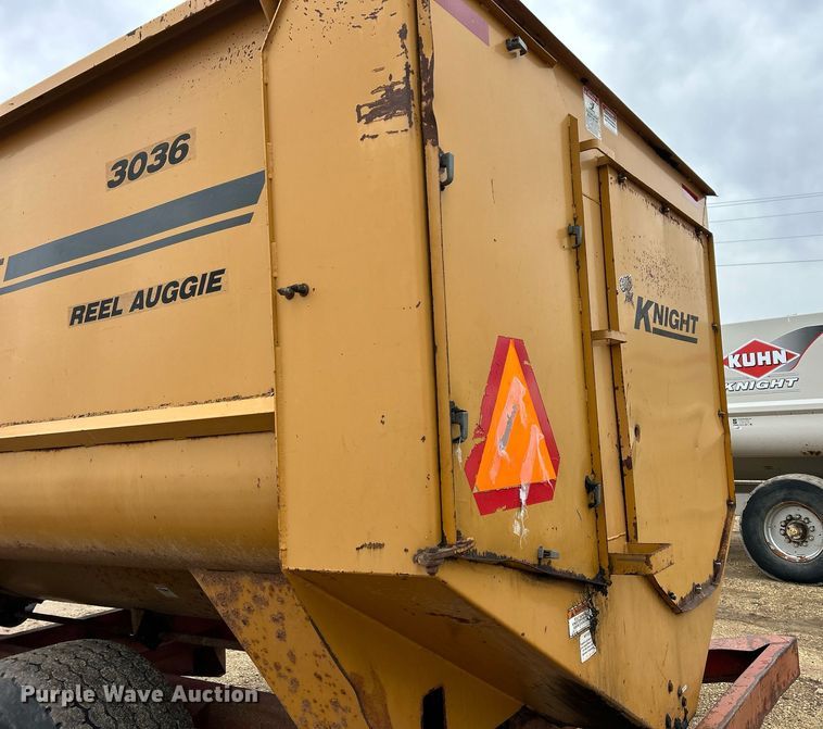 image for item DS0799 Kuhn Knight  3036 feed mixer