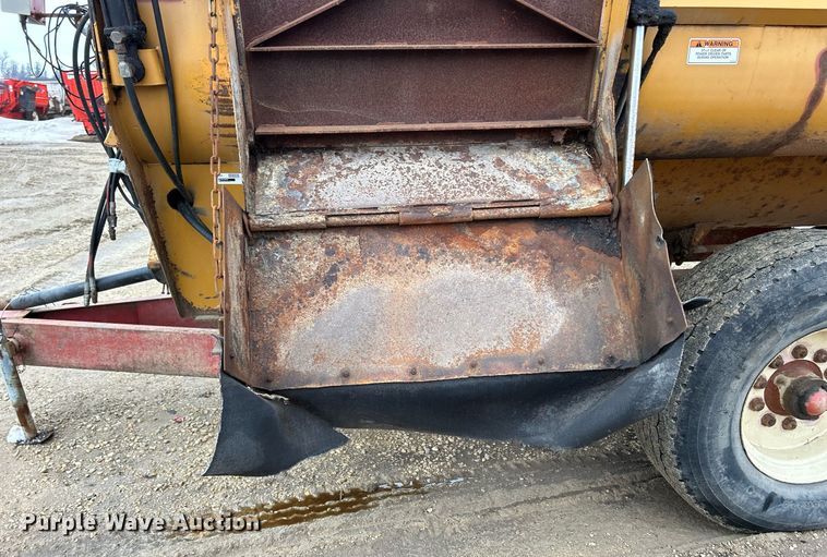 image for item DS0799 Kuhn Knight  3036 feed mixer