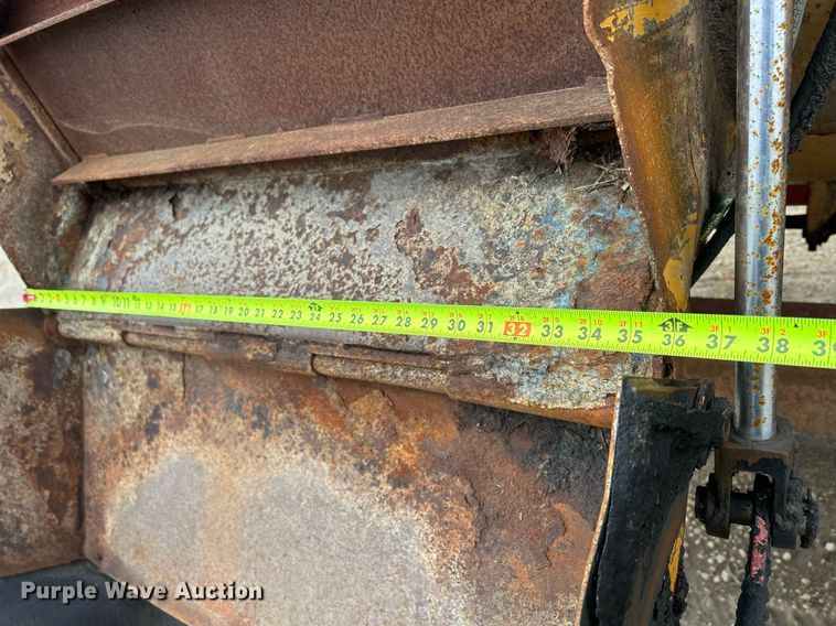 image for item DS0799 Kuhn Knight  3036 feed mixer