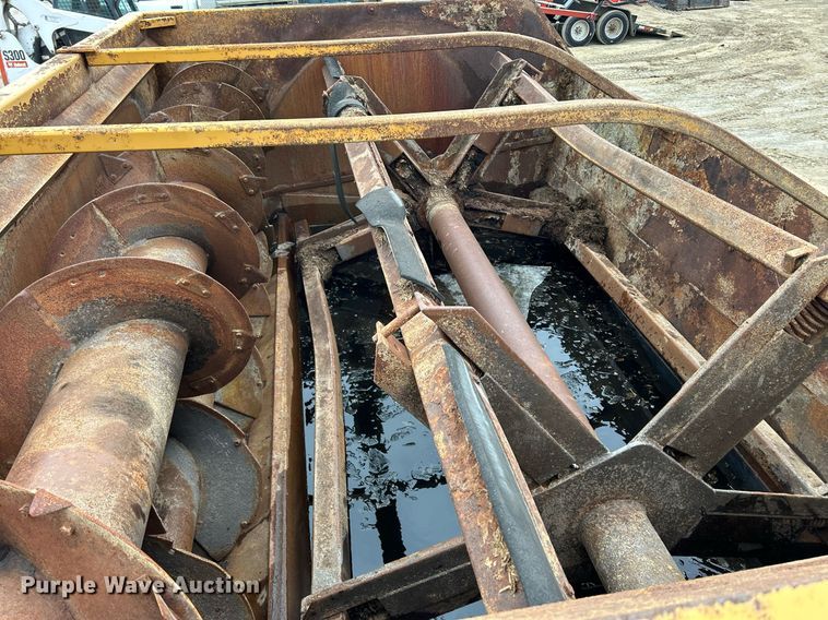 image for item DS0799 Kuhn Knight  3036 feed mixer