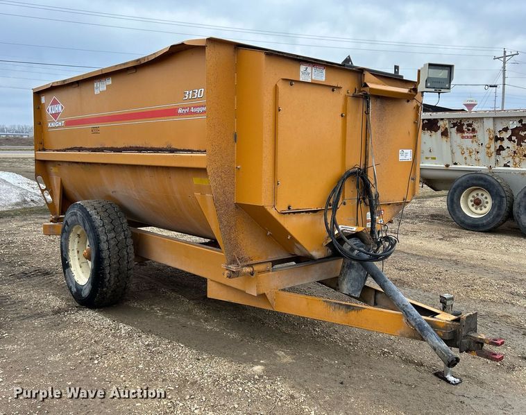 image for item DS0800 Kuhn Knight  3130 feed mixer
