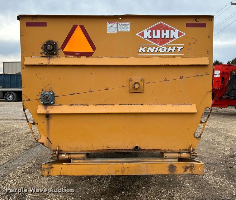 image for item DS0800 Kuhn Knight  3130 feed mixer