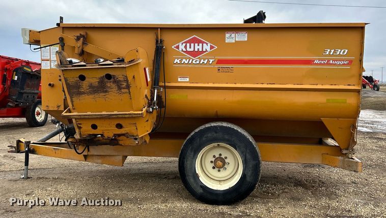 image for item DS0800 Kuhn Knight  3130 feed mixer
