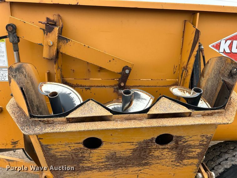 image for item DS0800 Kuhn Knight  3130 feed mixer