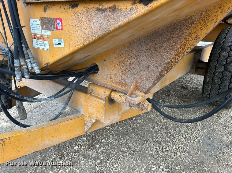 image for item DS0800 Kuhn Knight  3130 feed mixer