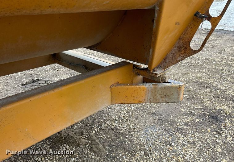 image for item DS0800 Kuhn Knight  3130 feed mixer