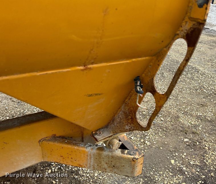 image for item DS0800 Kuhn Knight  3130 feed mixer