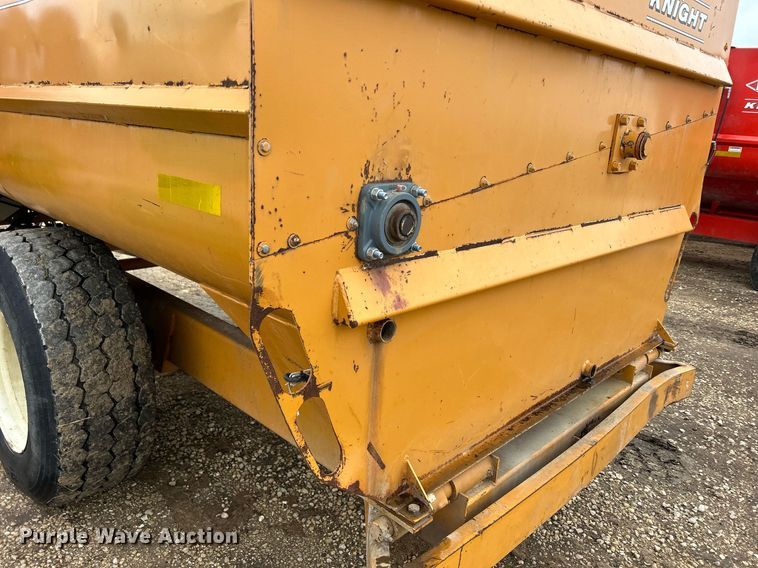 image for item DS0800 Kuhn Knight  3130 feed mixer