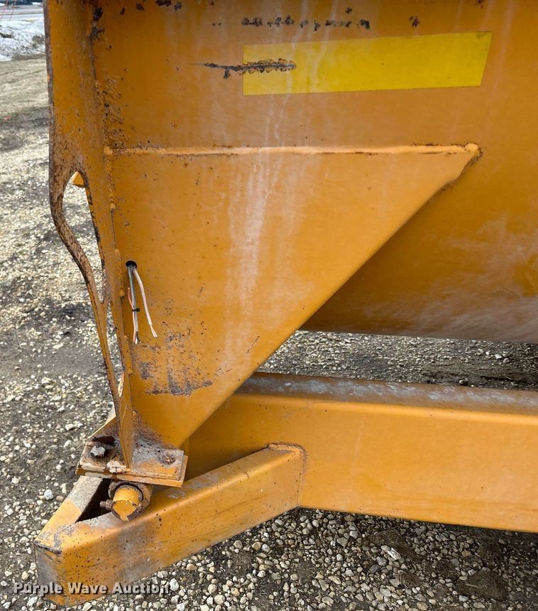 image for item DS0800 Kuhn Knight  3130 feed mixer