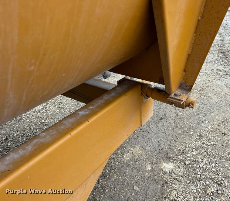 image for item DS0800 Kuhn Knight  3130 feed mixer