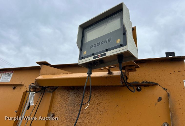 image for item DS0800 Kuhn Knight  3130 feed mixer