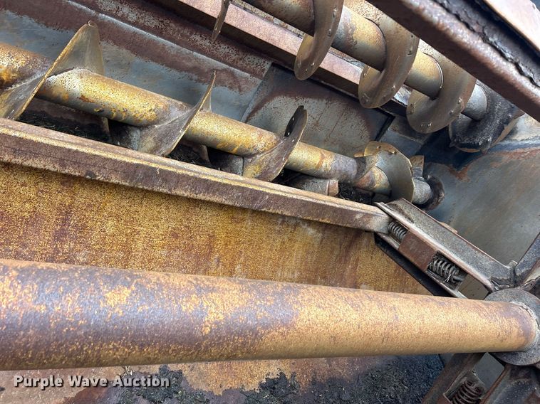 image for item DS0800 Kuhn Knight  3130 feed mixer