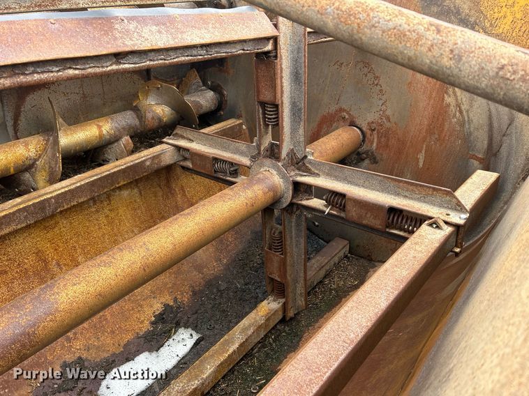 image for item DS0800 Kuhn Knight  3130 feed mixer