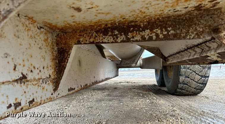 image for item DS0801 Kuhn Knight  8132 manure spreader