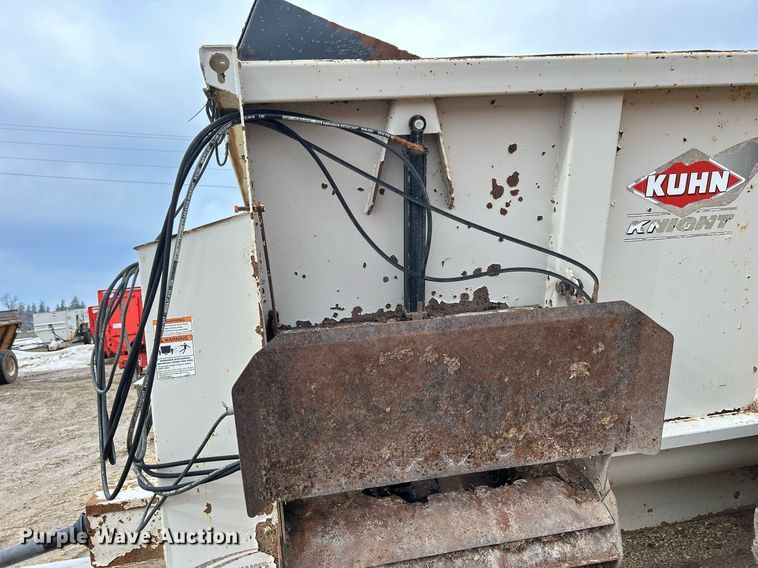 image for item DS0801 Kuhn Knight  8132 manure spreader