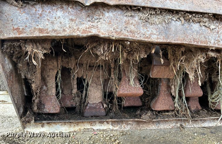 image for item DS0801 Kuhn Knight  8132 manure spreader