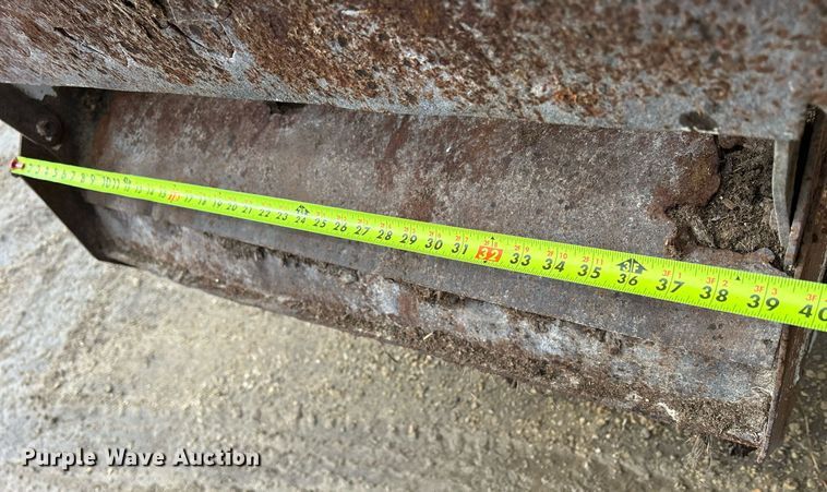 image for item DS0801 Kuhn Knight  8132 manure spreader