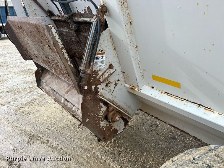 image for item DS0801 Kuhn Knight  8132 manure spreader