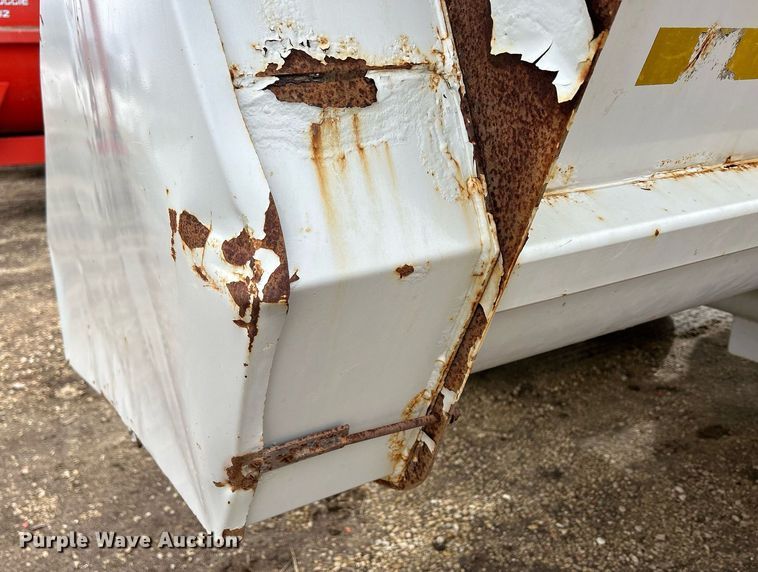 image for item DS0801 Kuhn Knight  8132 manure spreader