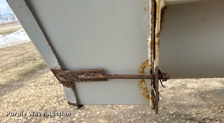 image for item DS0801 Kuhn Knight  8132 manure spreader