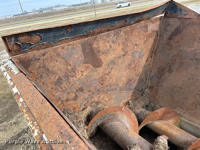 image for item DS0801 Kuhn Knight  8132 manure spreader