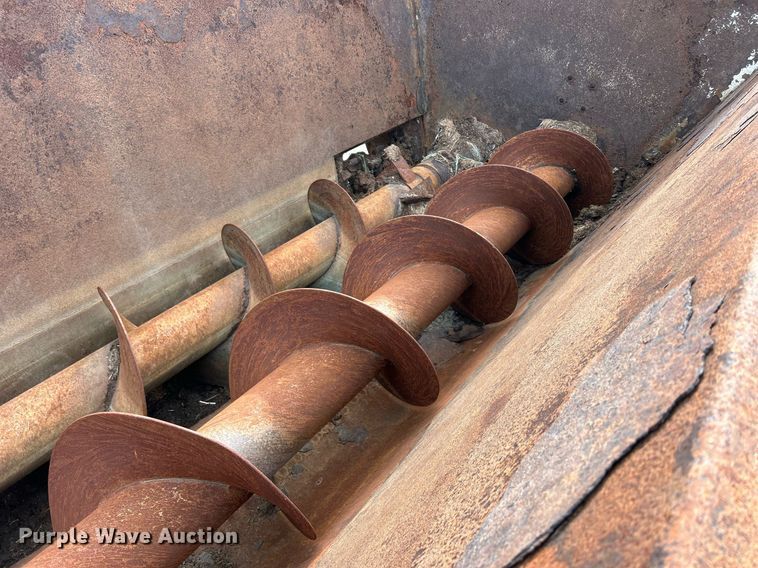 image for item DS0801 Kuhn Knight  8132 manure spreader