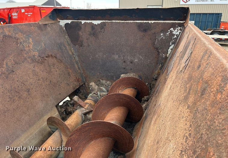 image for item DS0801 Kuhn Knight  8132 manure spreader