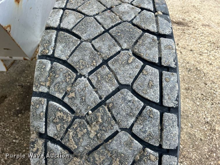 image for item DS0801 Kuhn Knight  8132 manure spreader