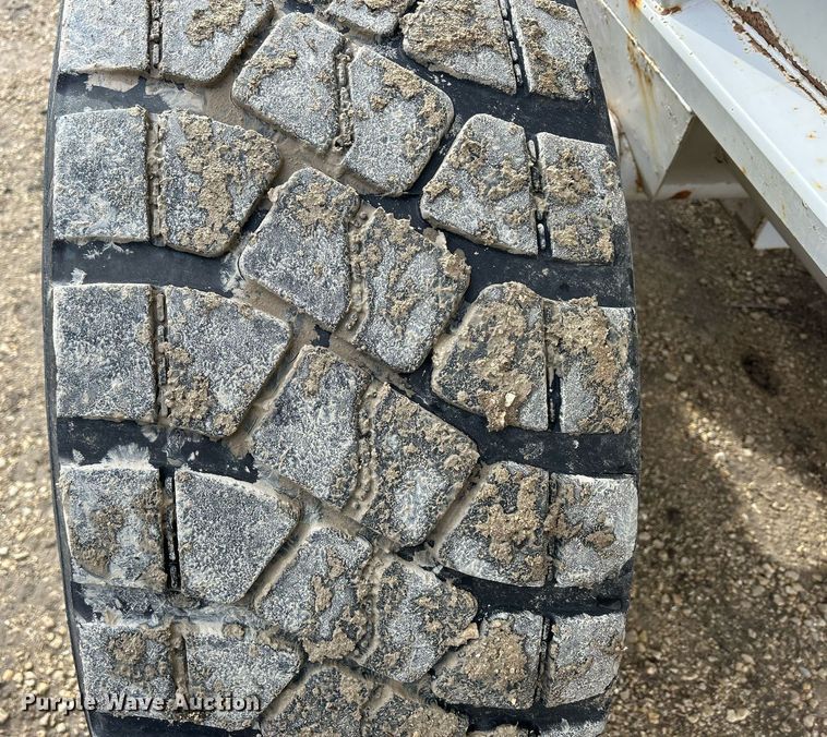 image for item DS0801 Kuhn Knight  8132 manure spreader