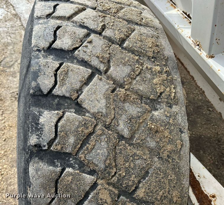 image for item DS0801 Kuhn Knight  8132 manure spreader