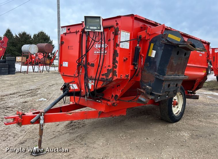 image for item DS0803 Kuhn Knight  3130 feed mixer