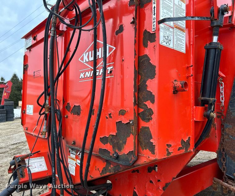 image for item DS0803 Kuhn Knight  3130 feed mixer