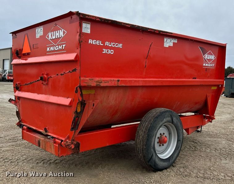 image for item DS0804 Kuhn Knight 3130 feed mixer