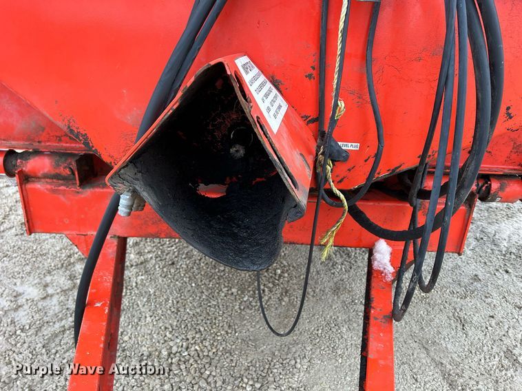 image for item DS0804 Kuhn Knight 3130 feed mixer