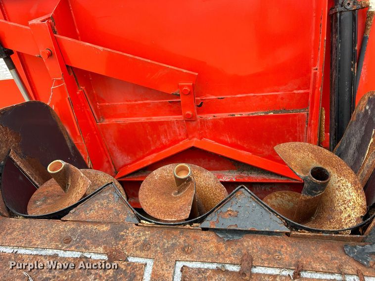 image for item DS0804 Kuhn Knight 3130 feed mixer