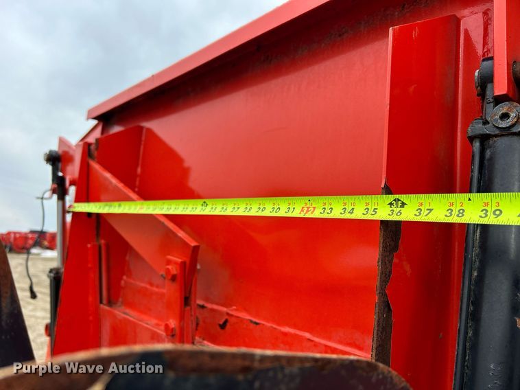 image for item DS0804 Kuhn Knight 3130 feed mixer