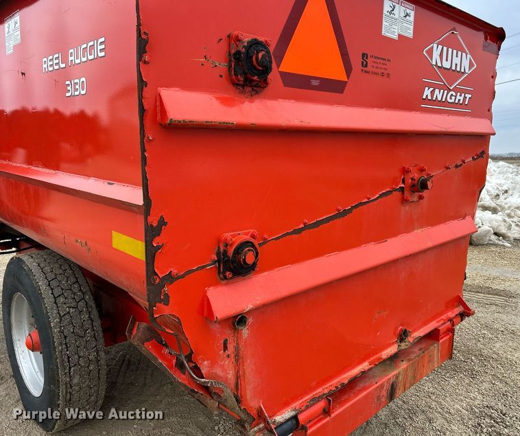image for item DS0804 Kuhn Knight 3130 feed mixer