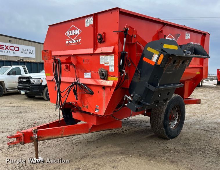image for item DS0805 Kuhn Knight 3136 feed mixer