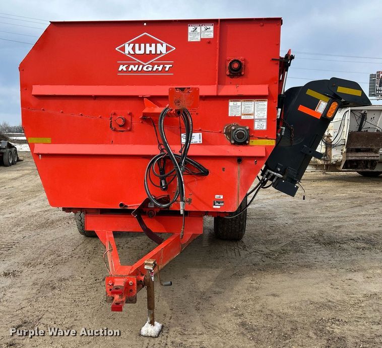 image for item DS0805 Kuhn Knight 3136 feed mixer