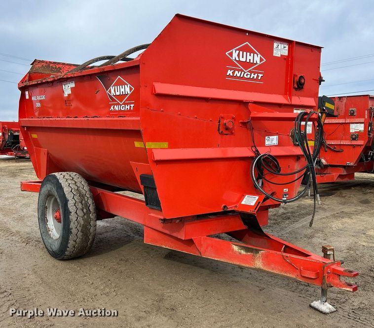image for item DS0805 Kuhn Knight 3136 feed mixer