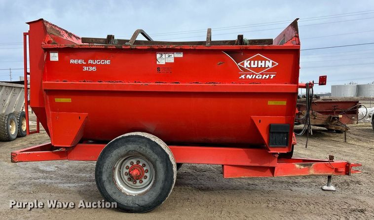 image for item DS0805 Kuhn Knight 3136 feed mixer