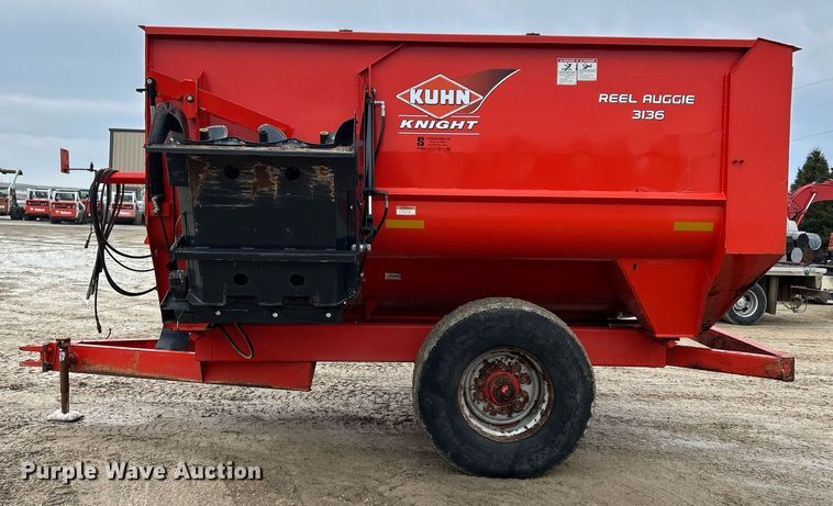 image for item DS0805 Kuhn Knight 3136 feed mixer