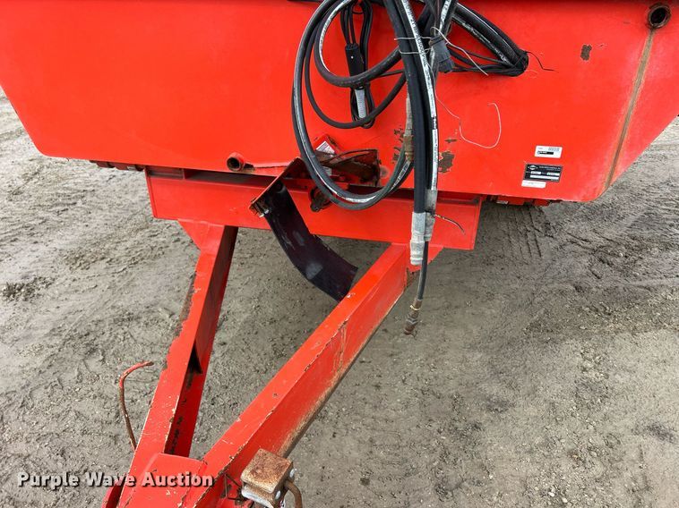 image for item DS0805 Kuhn Knight 3136 feed mixer