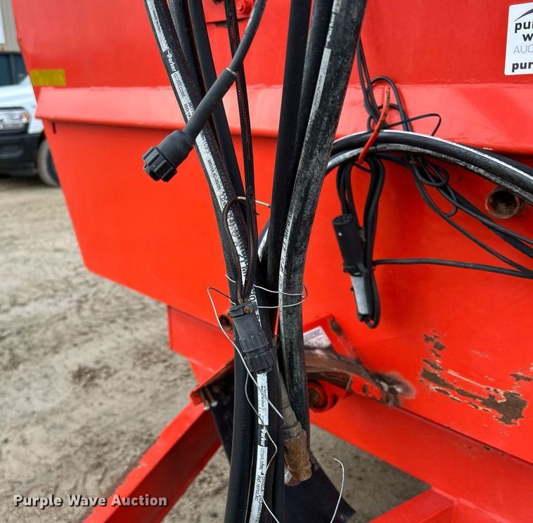 image for item DS0805 Kuhn Knight 3136 feed mixer