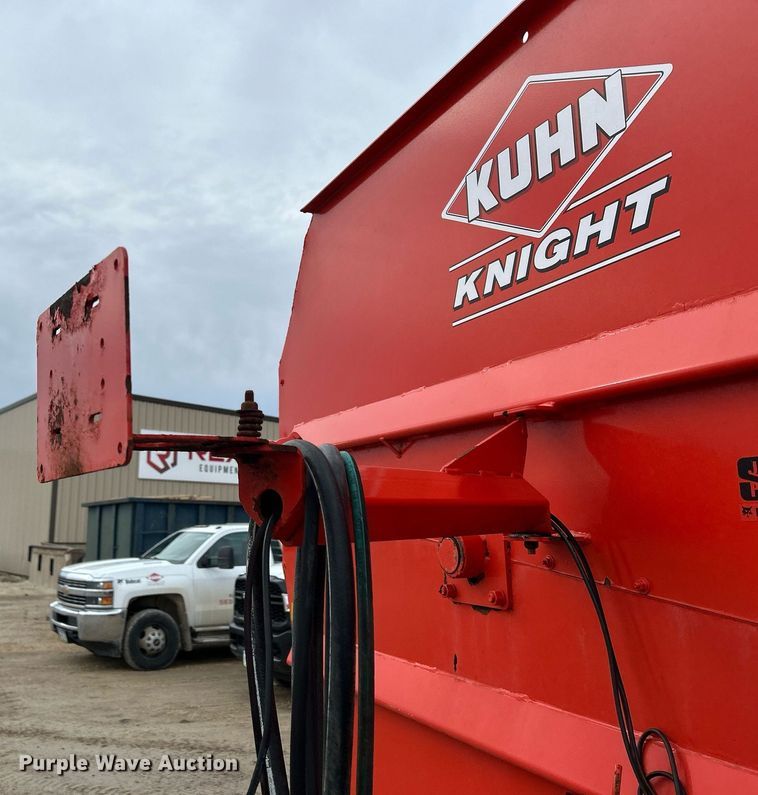 image for item DS0805 Kuhn Knight 3136 feed mixer
