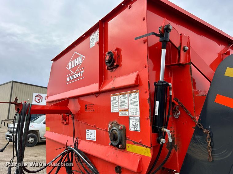 image for item DS0805 Kuhn Knight 3136 feed mixer