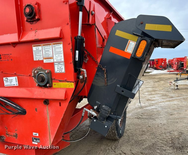 image for item DS0805 Kuhn Knight 3136 feed mixer