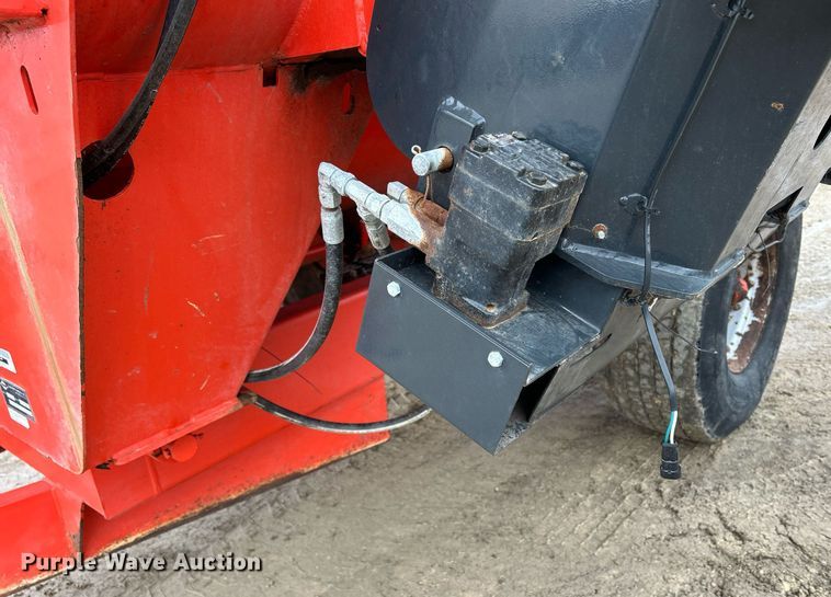 image for item DS0805 Kuhn Knight 3136 feed mixer