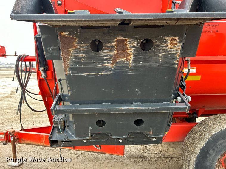 image for item DS0805 Kuhn Knight 3136 feed mixer