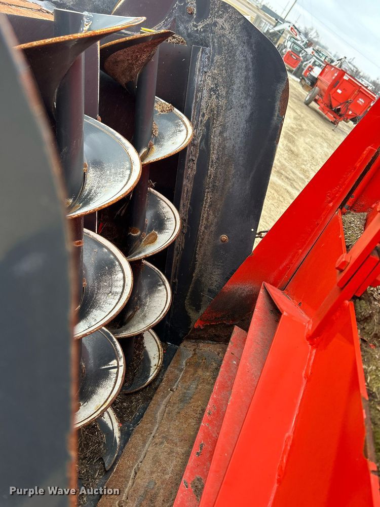 image for item DS0805 Kuhn Knight 3136 feed mixer